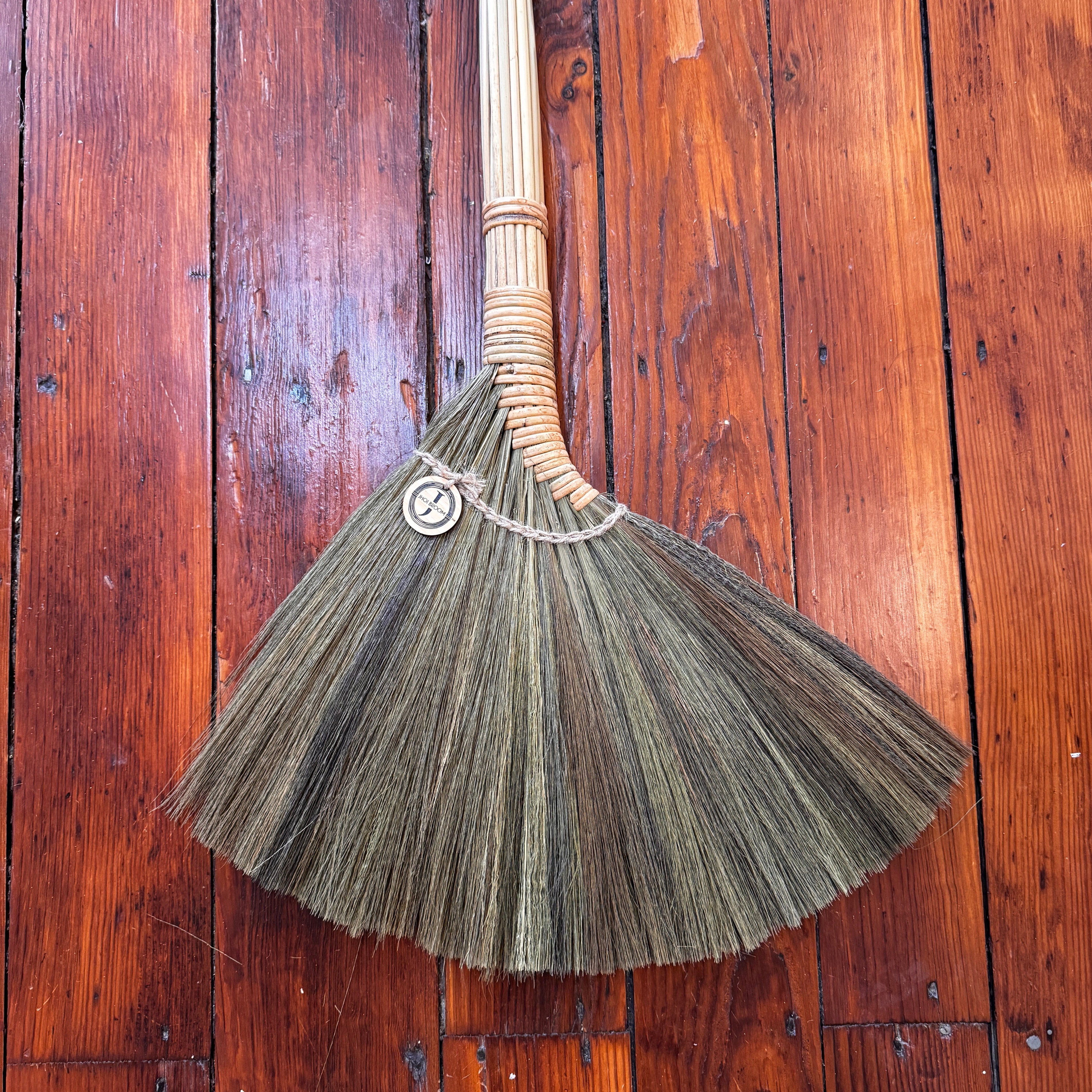 Jhoi Broom - Bold Edition