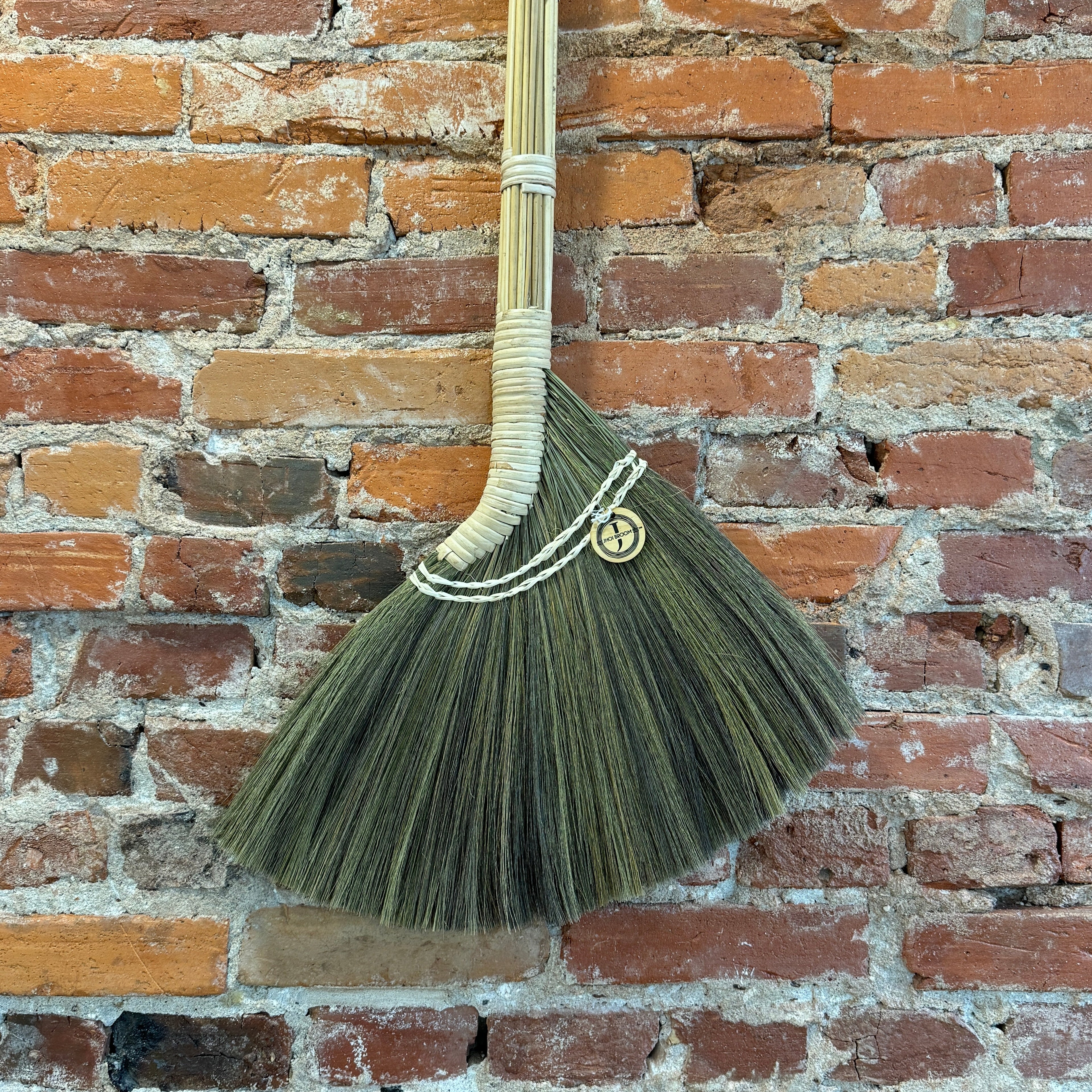 Jhoi Broom - Classic Edition (Chổi Mây Cổ Điển)