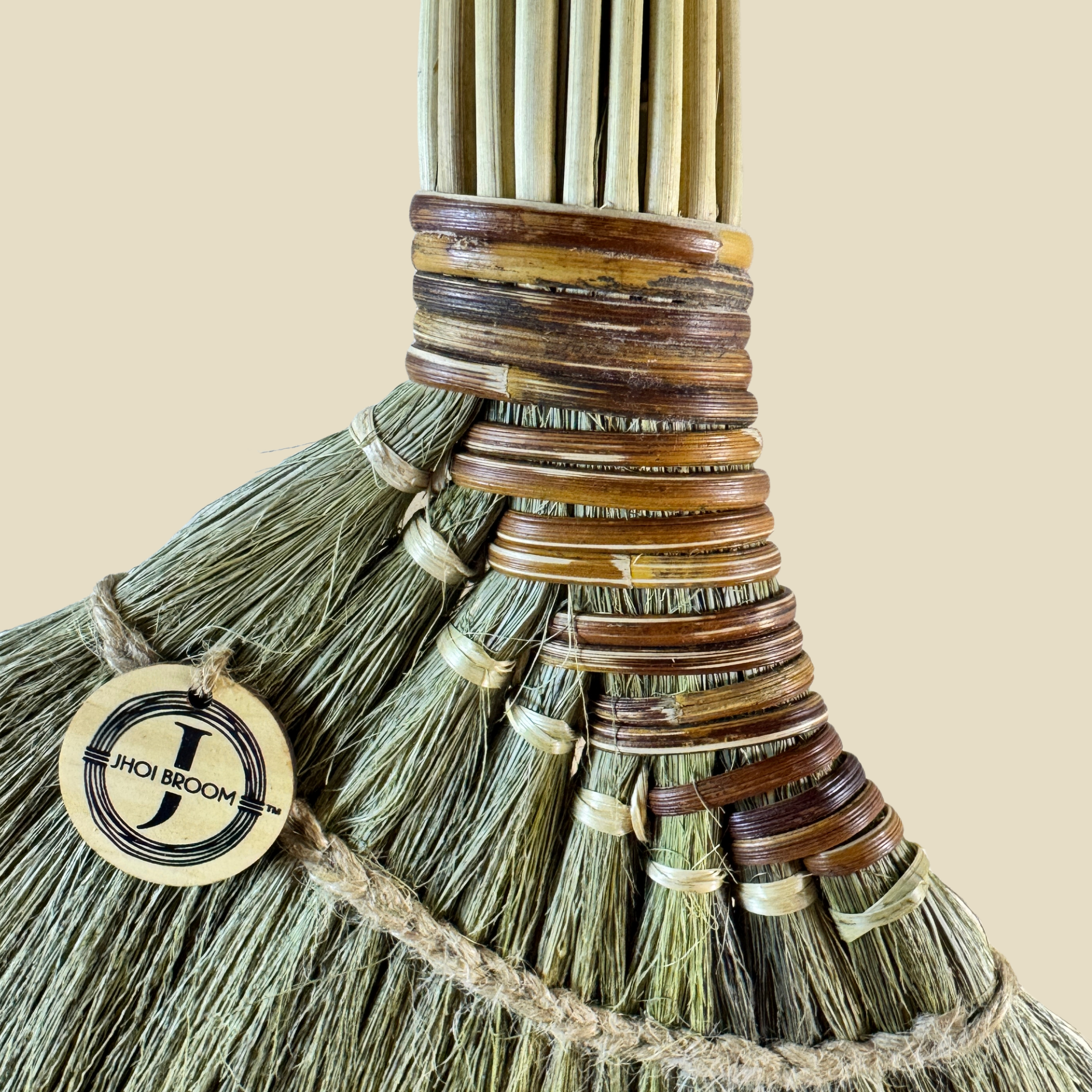 Jhoi Broom - Bold Edition