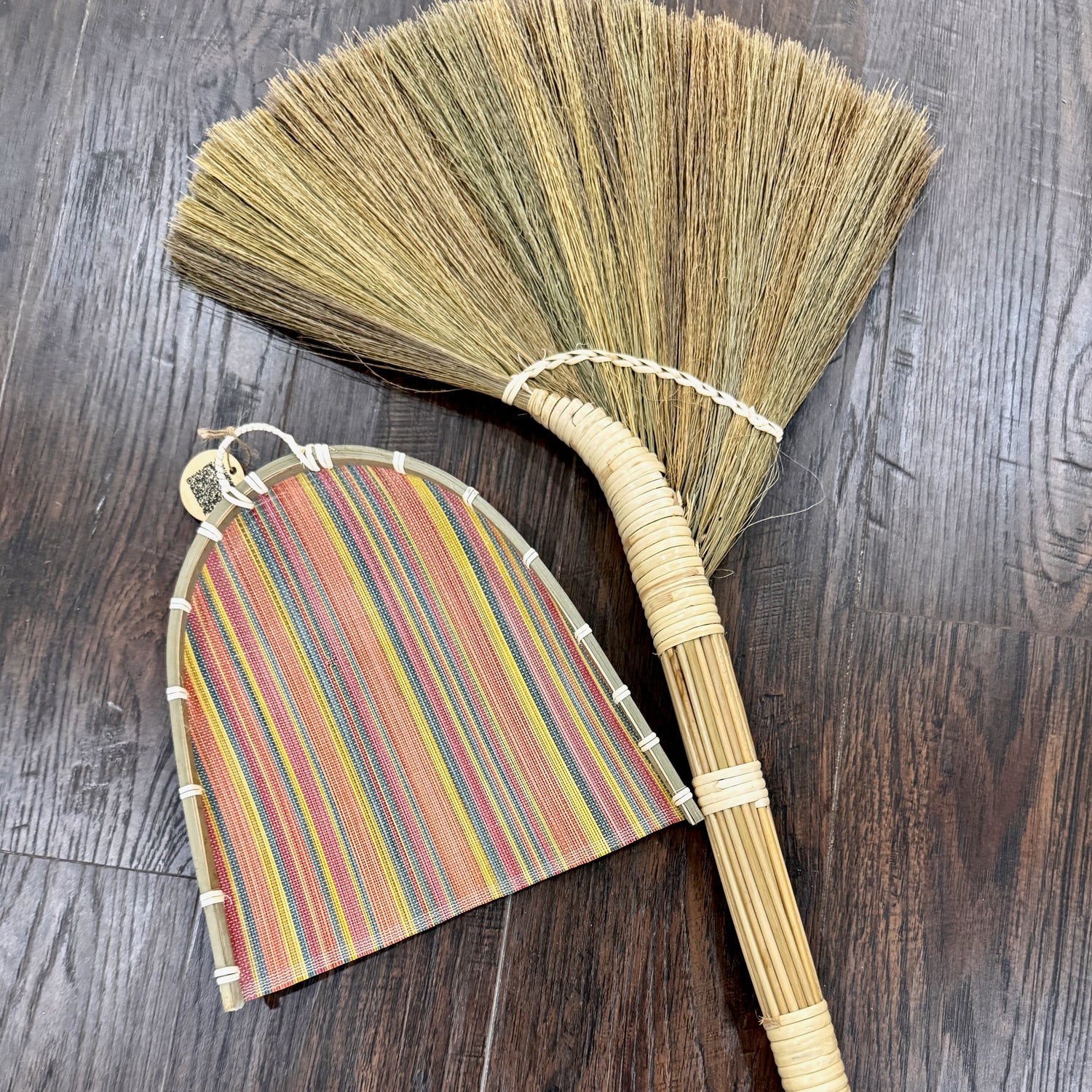 Wee Jhoi Broom Set (Bộ Chổi Jhoi Nhí)